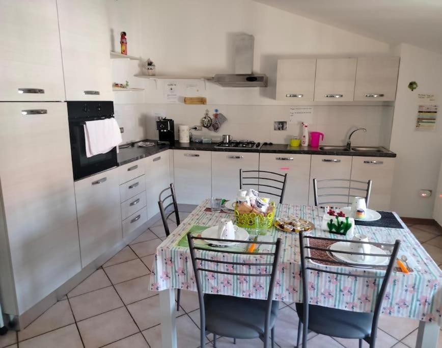 B&B Via Roma N. 12 Valfabbrica Eksteriør billede